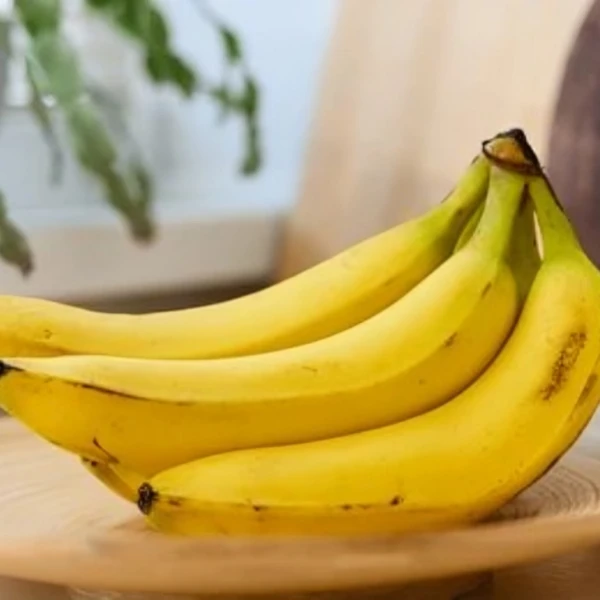 Bananas for healthy glowing skin